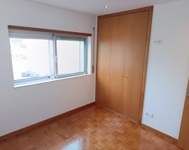 Quartos em andar moradia T3 duplex em SMFeira